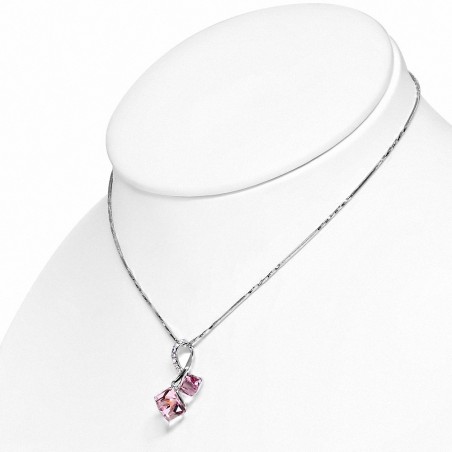 Alliage avec collier de charm à cubes torsadés à facettes doré blanc avec cristaux de  rose pâle