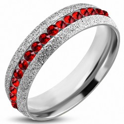 6mm | Bague à ajustement confort éternelle ChannelSet en acier inoxydable sablée avec rouge siam CZ