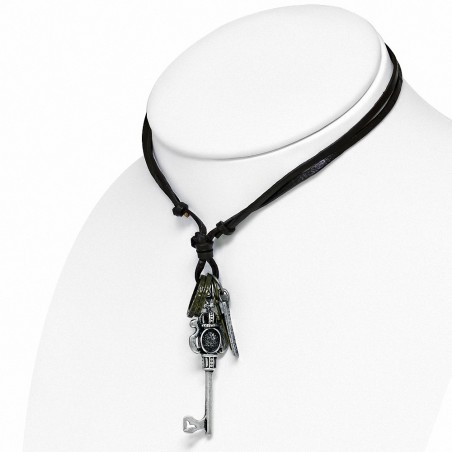 Collier en cuir brun et charm en alliage Anneaux Plaque gravée Croix latine Clé couronne