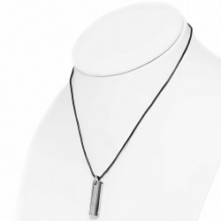 Collier en caoutchouc noir et pendentif barre arrondie