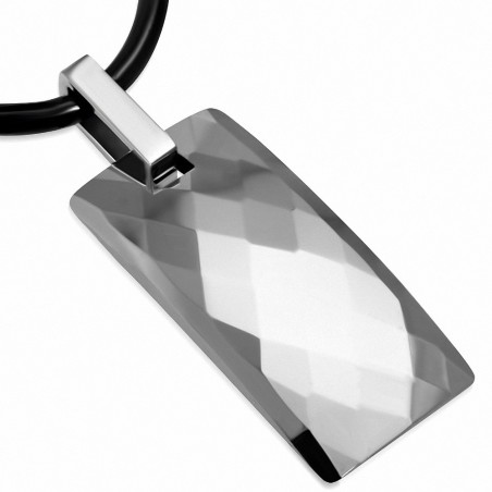 Collier en caoutchouc noir et pendentif plaque à facettes