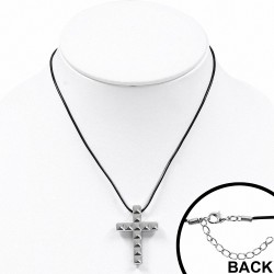 Pendentif croix latine à carrés en carbure de tungstène avec collier de corde en caoutchouc noir